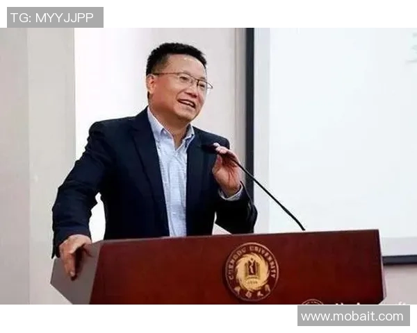 从草根到巨星足球明星成长记的励志故事与奋斗历程解析